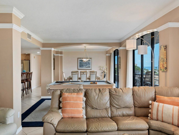 Sixth floor Condo with views of Northern Siesta Key and the Gulf
